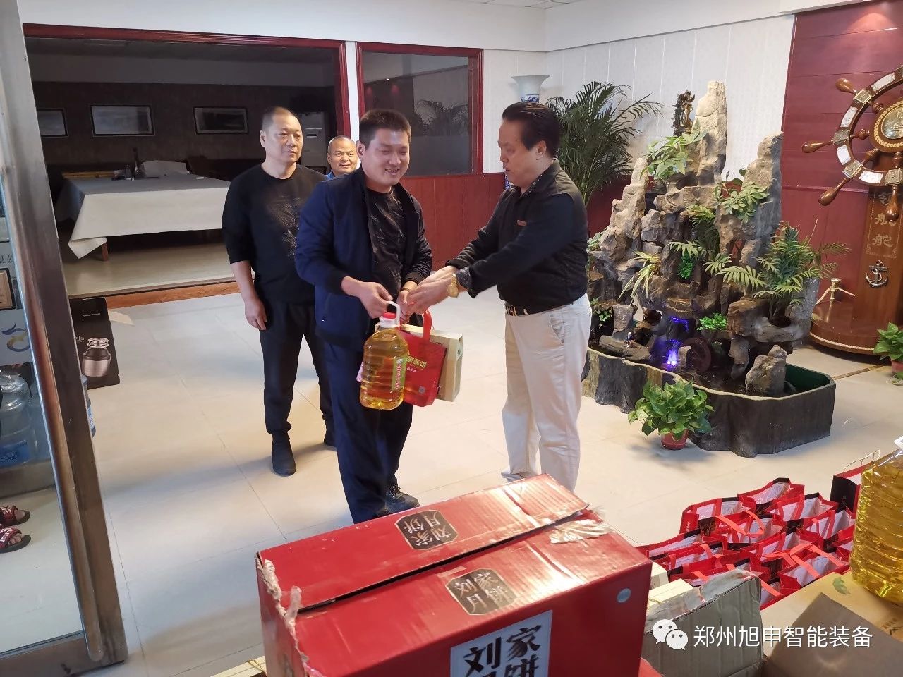 旭申智能裝備，操作機(jī)滾輪架，變位機(jī)